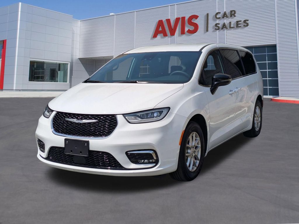 Thumbnail: 2025 Chrysler Pacifica - 1