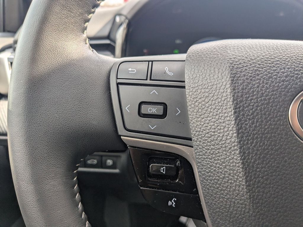 Thumbnail: 2025 Toyota Camry - 15