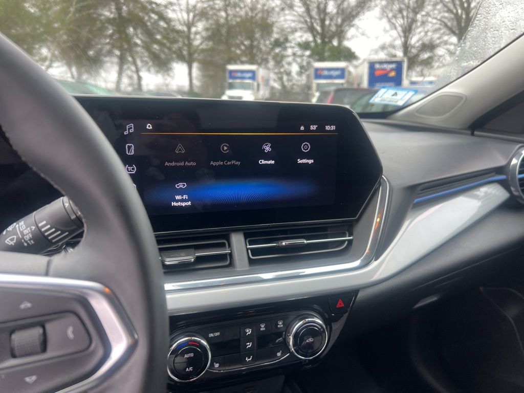 Thumbnail: 2025 Chevrolet Trax - 9