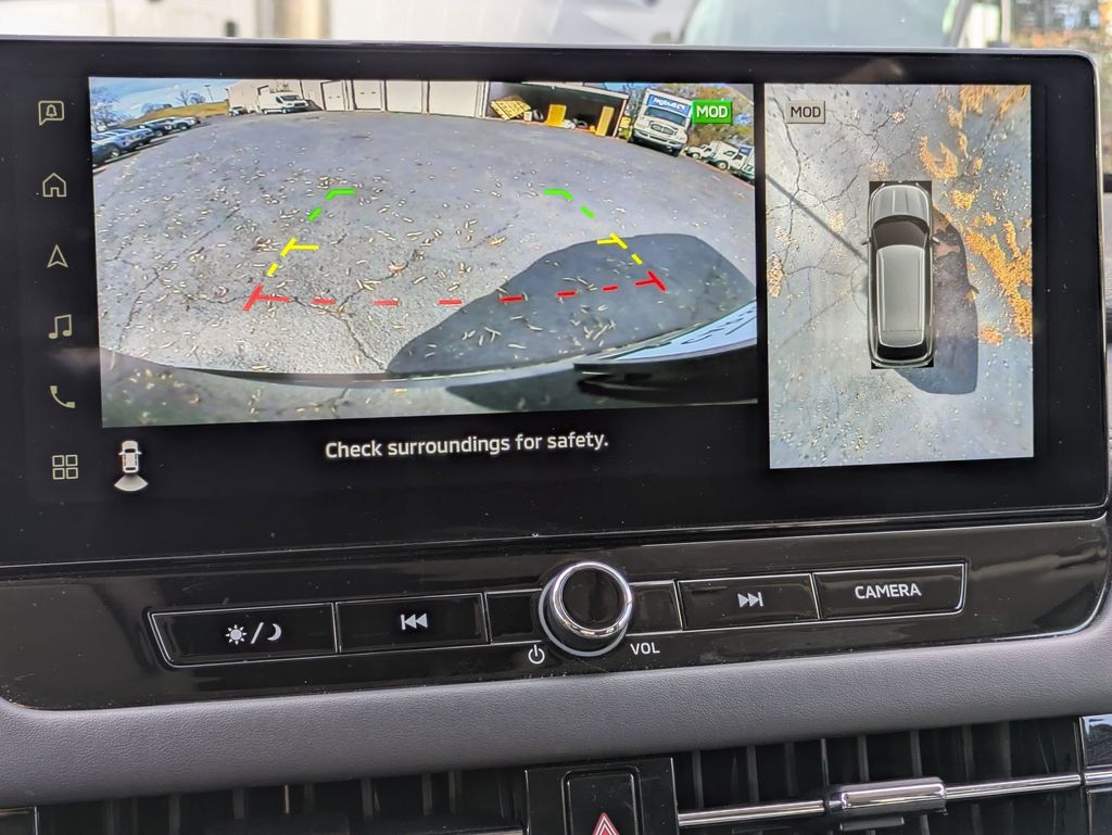 Thumbnail: 2025 Mitsubishi Outlander - 22