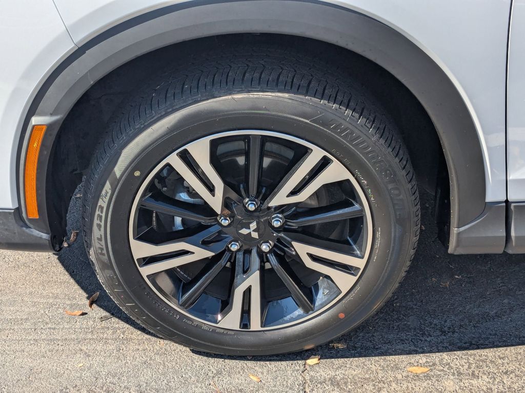 Thumbnail: 2025 Mitsubishi Eclipse Cross - 37