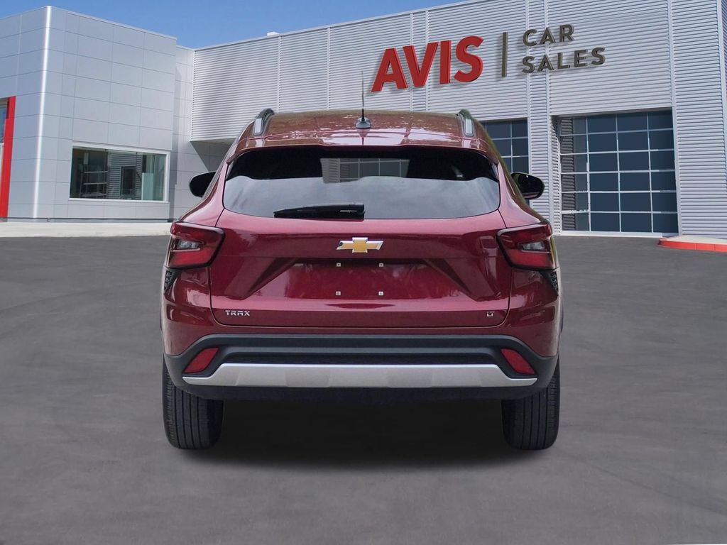 2025 Chevrolet Trax LT - Photo 7