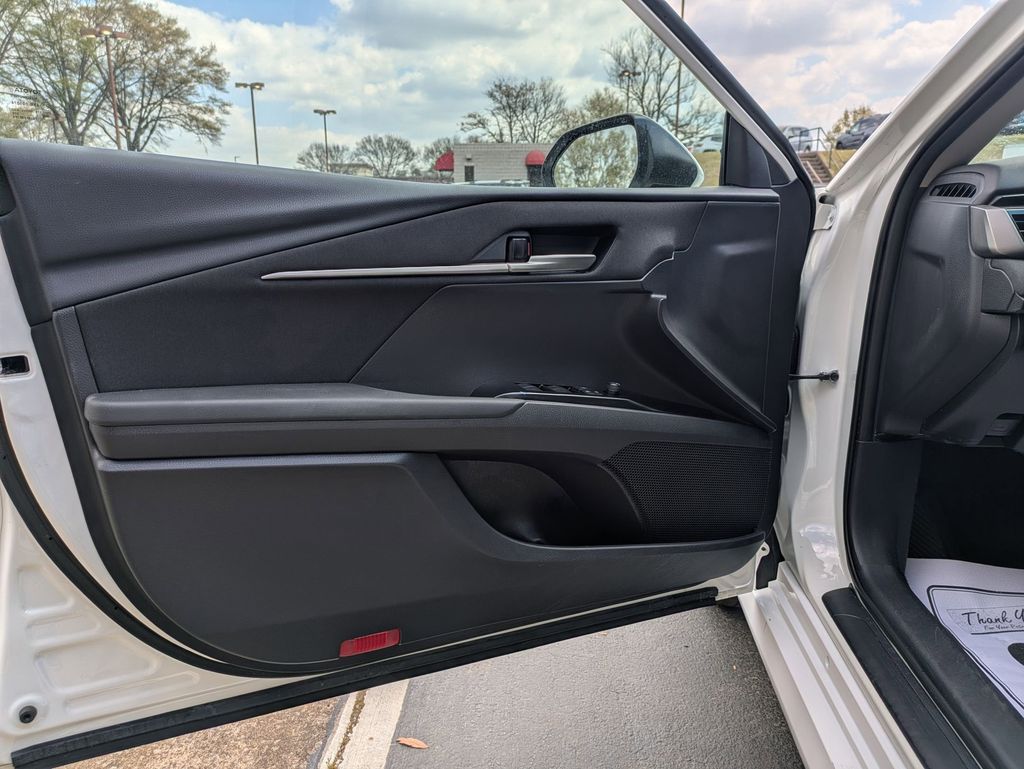 Thumbnail: 2025 Toyota Camry - 11