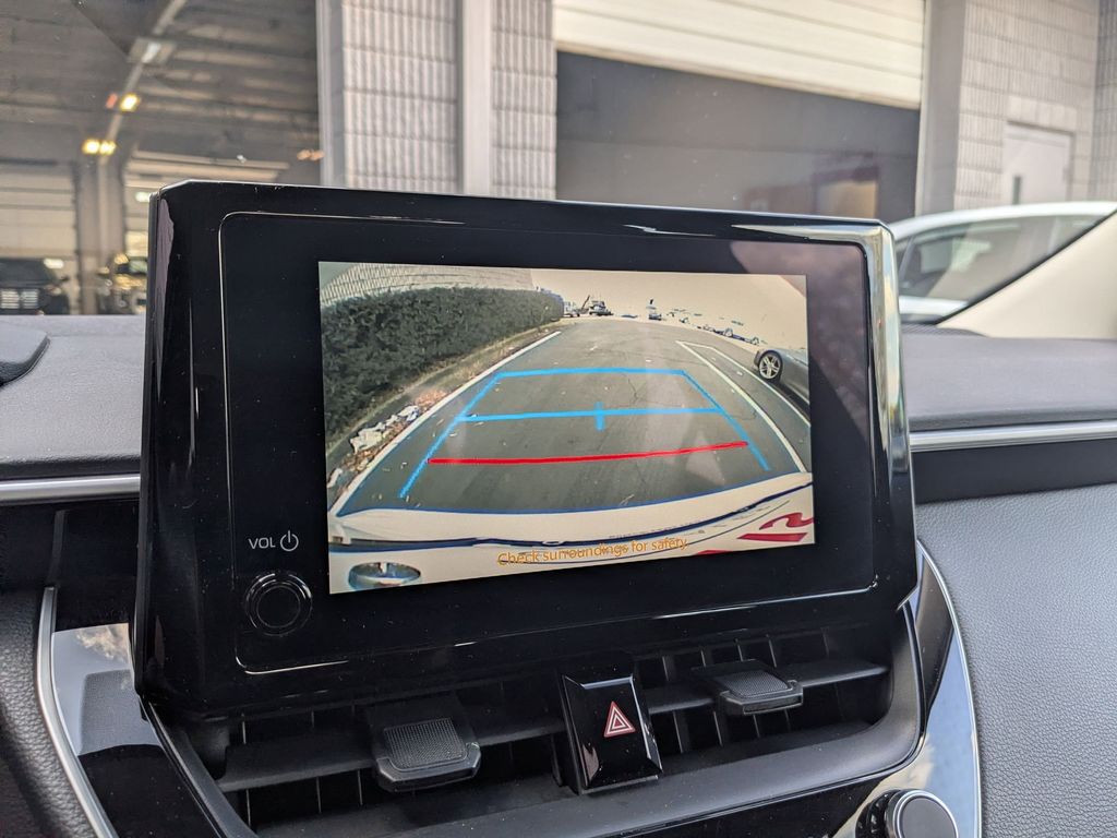 Thumbnail: 2025 Toyota Corolla - 18