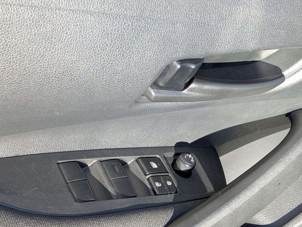 Thumbnail: 2025 Toyota Corolla - 13