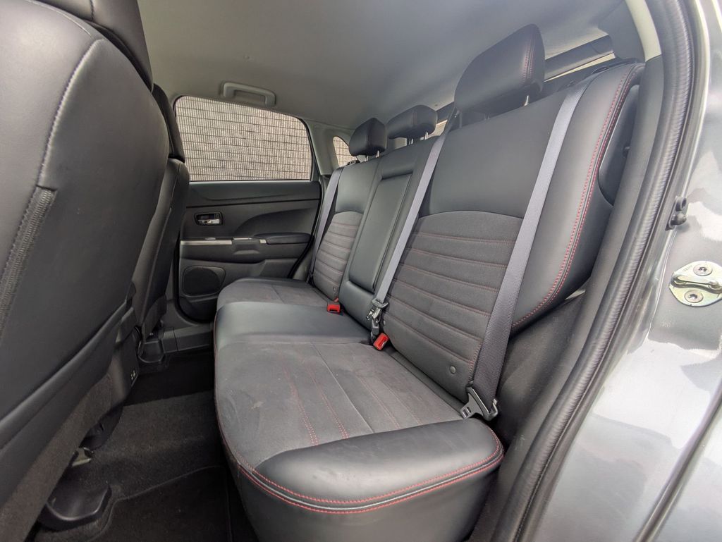 Thumbnail: 2025 Mitsubishi Outlander Sport - 25