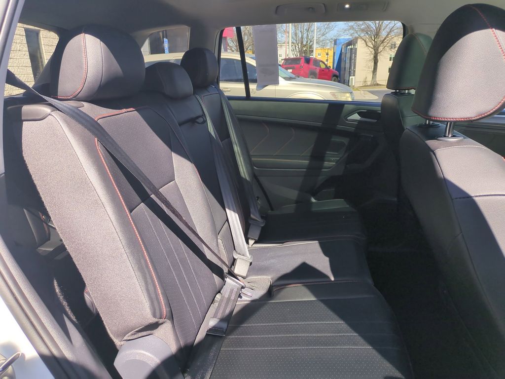 Thumbnail: 2024 Volkswagen Tiguan - 30