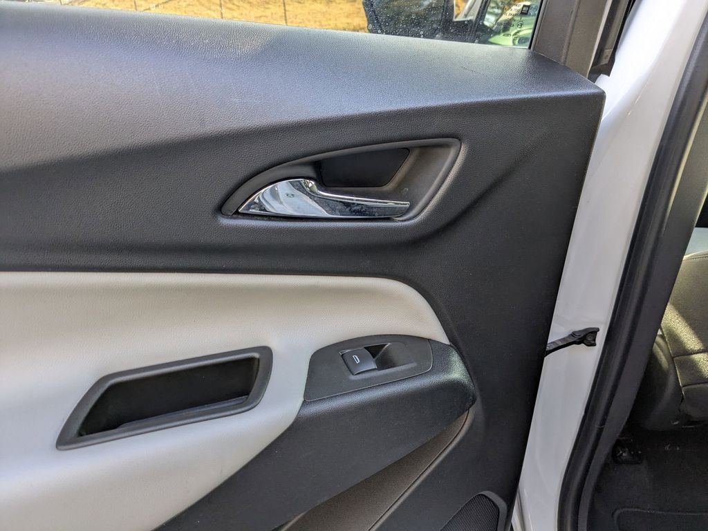 Thumbnail: 2023 Chevrolet Equinox - 26