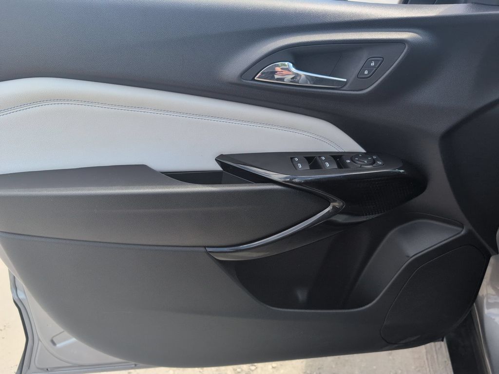Thumbnail: 2025 Chevrolet Trax - 11