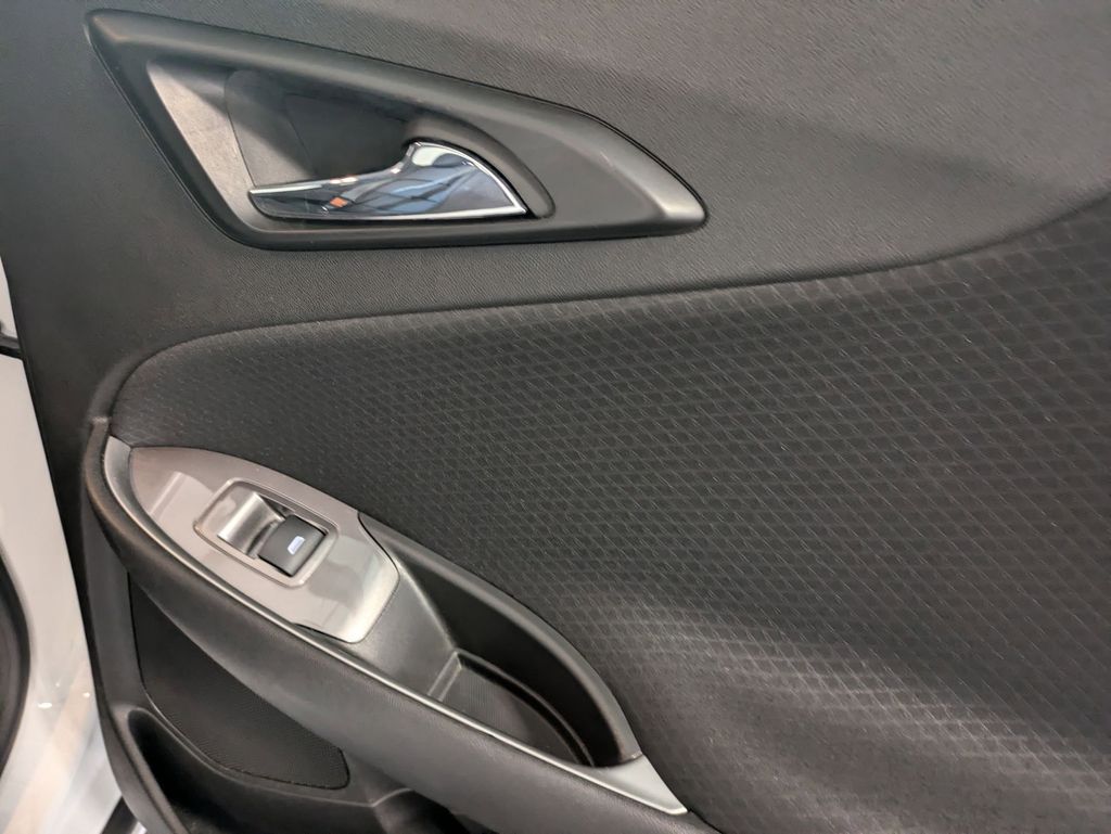 Thumbnail: 2023 Chevrolet Malibu - 29