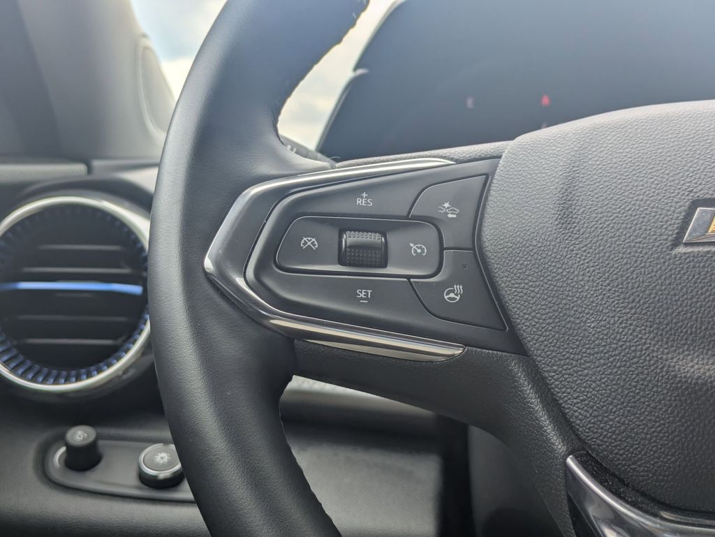 Thumbnail: 2025 Chevrolet Trax - 21