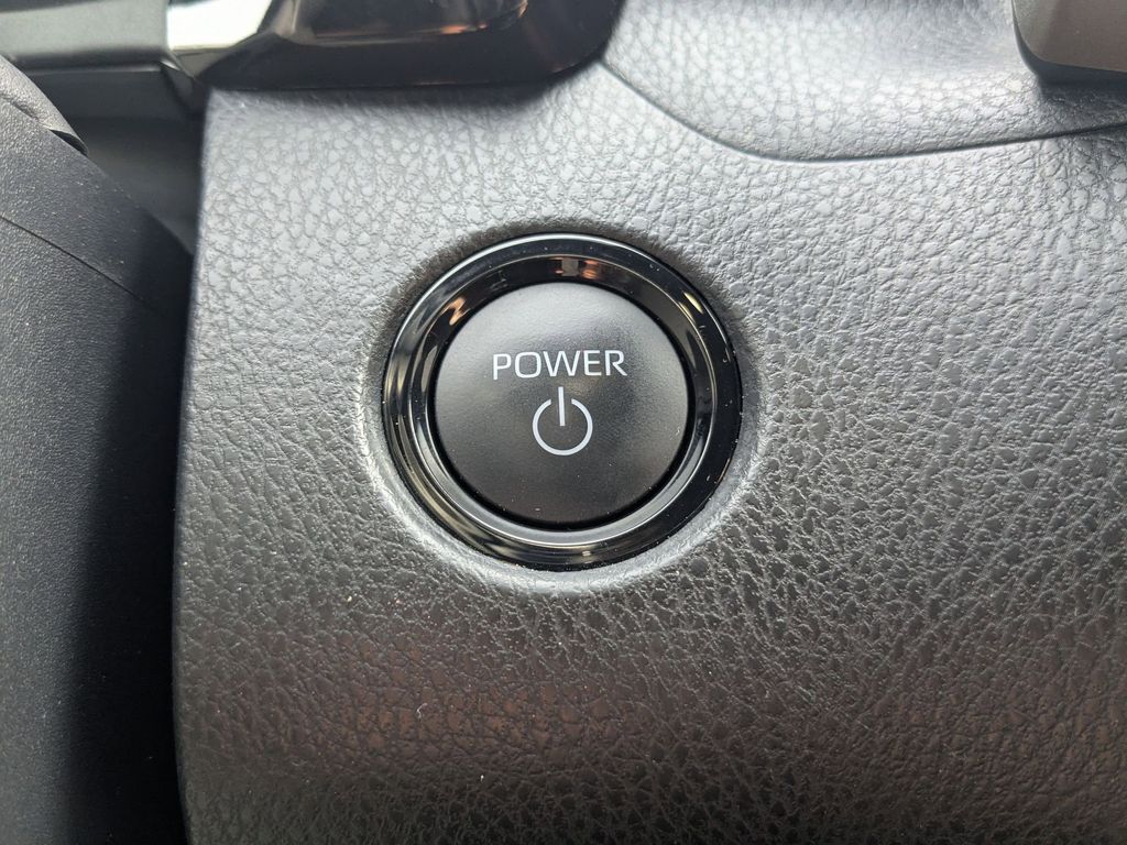 Thumbnail: 2025 Toyota Camry - 20