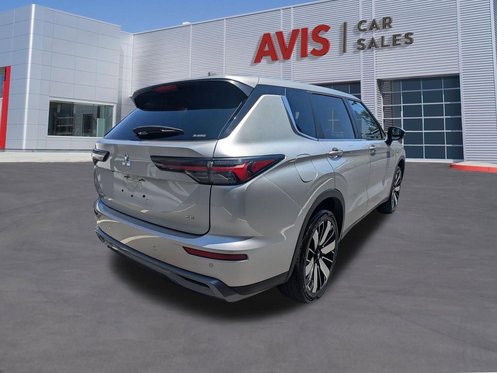 Thumbnail: 2025 Mitsubishi Outlander - 6