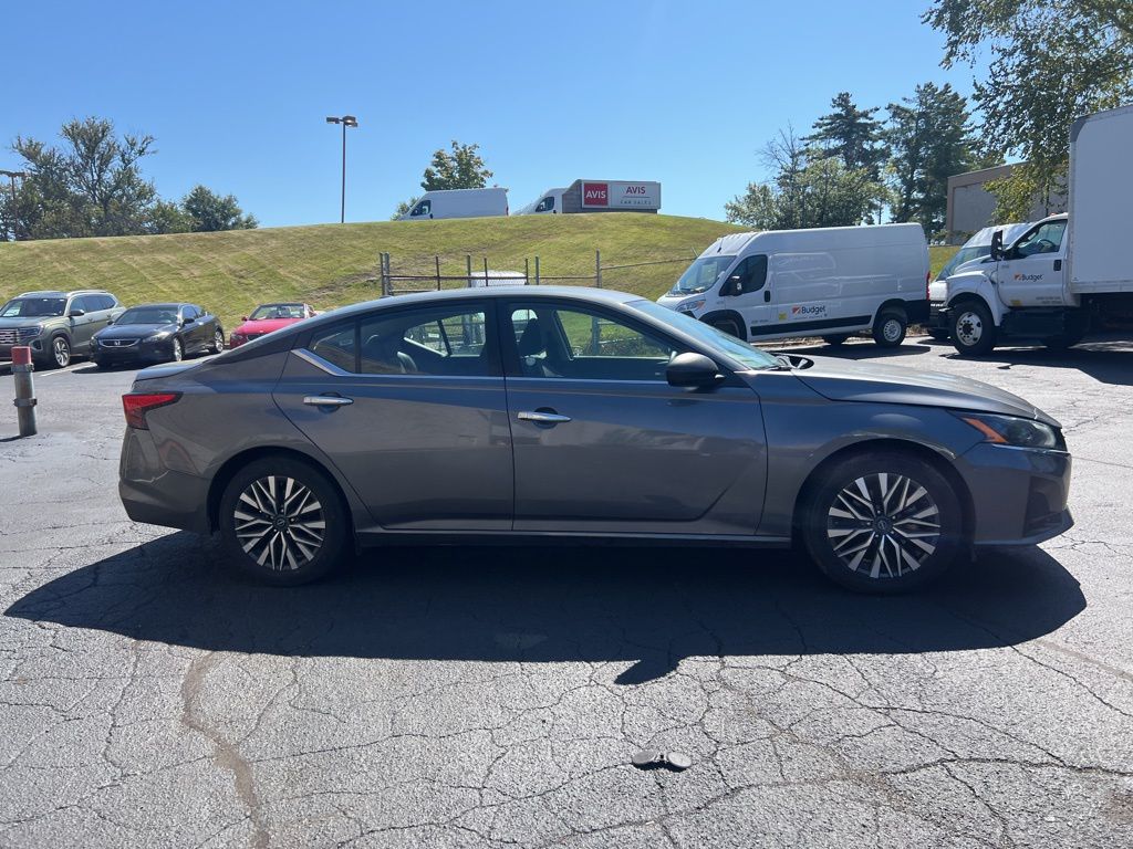 Thumbnail: 2024 Nissan Altima - 7