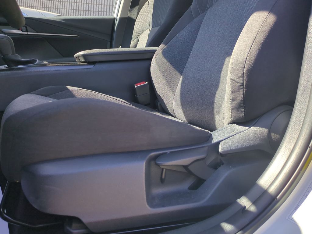 Thumbnail: 2025 Toyota Camry - 14