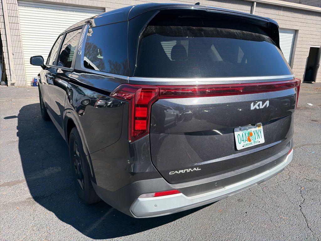 Thumbnail: 2025 Kia Carnival - 7