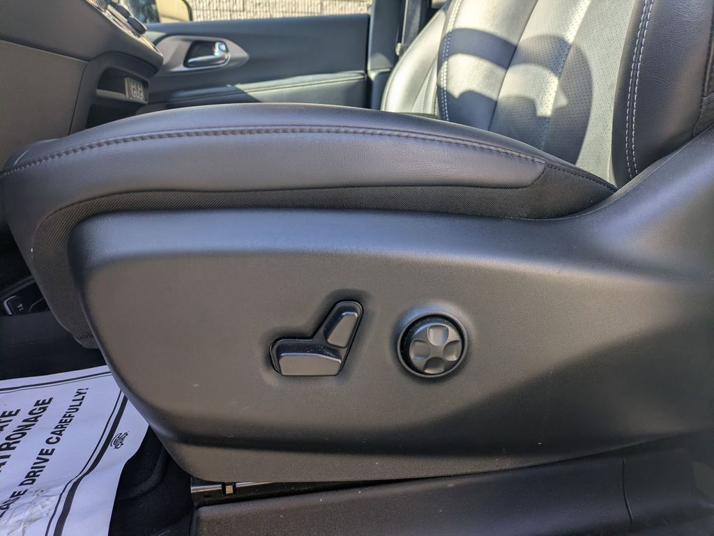 Thumbnail: 2025 Chrysler Pacifica - 14