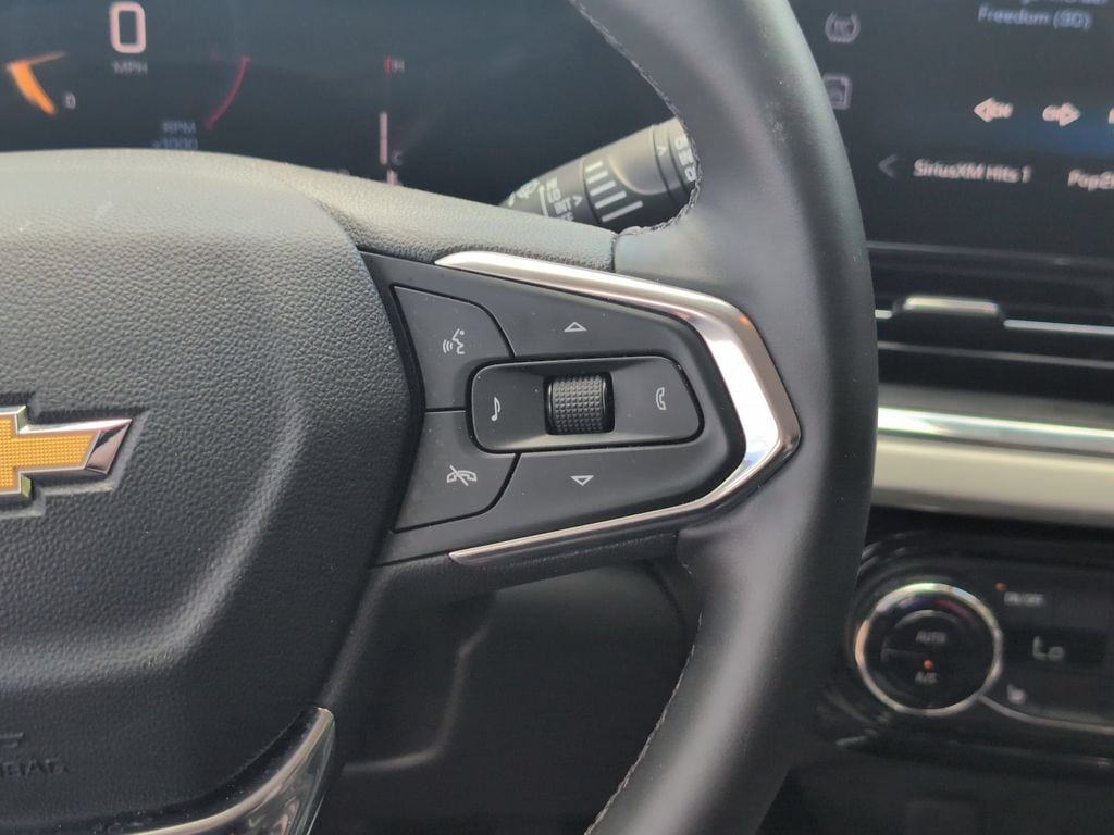 Thumbnail: 2025 Chevrolet Trax - 21