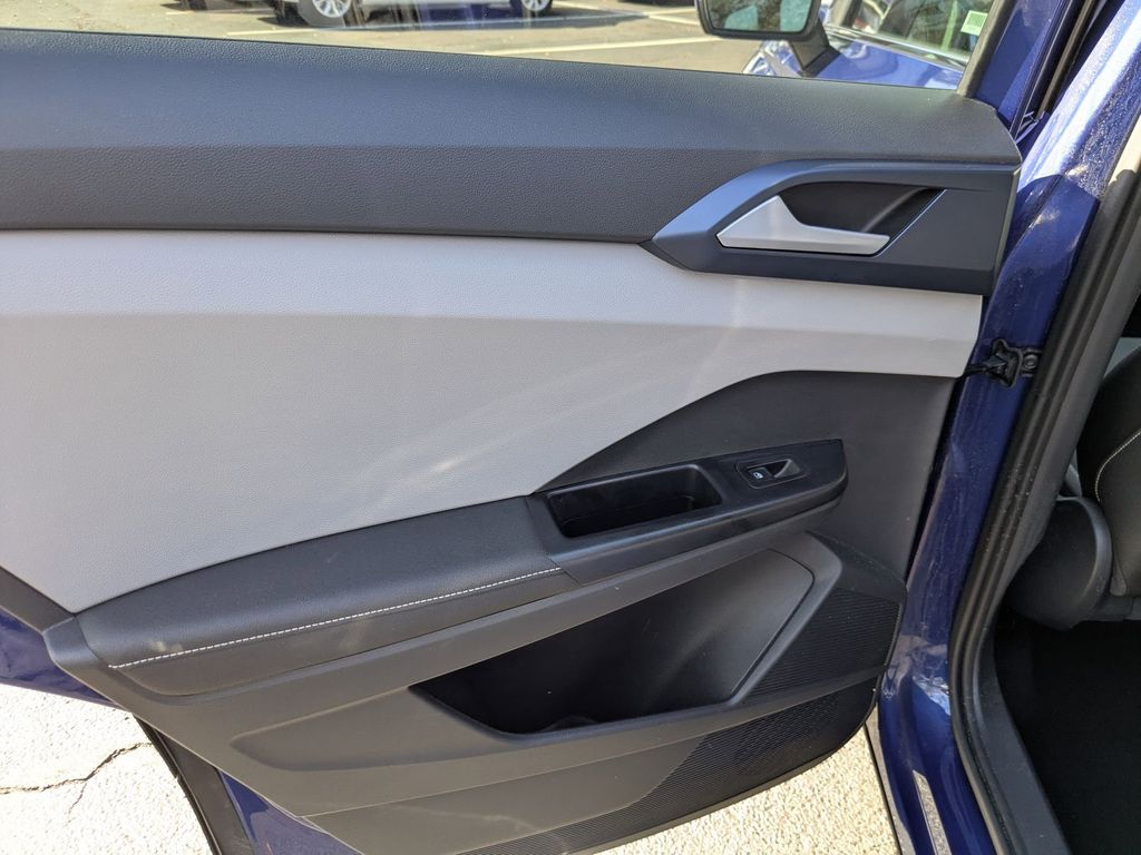 Thumbnail: 2024 Volkswagen Taos - 25