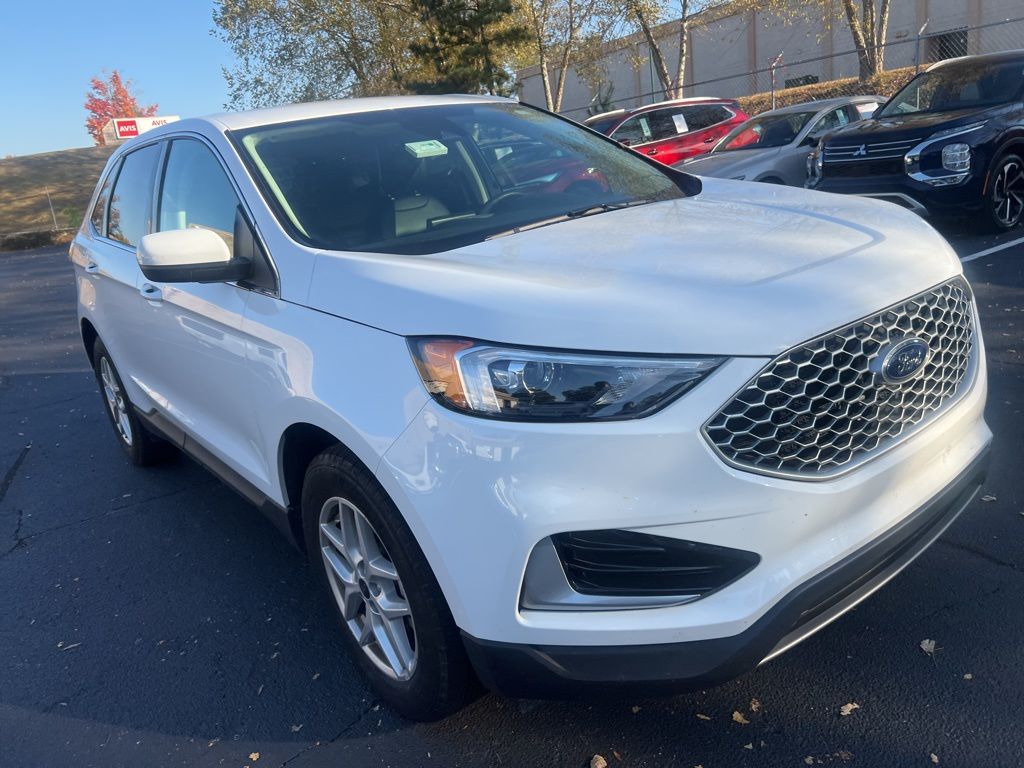 2024 Ford Edge SEL photo 3