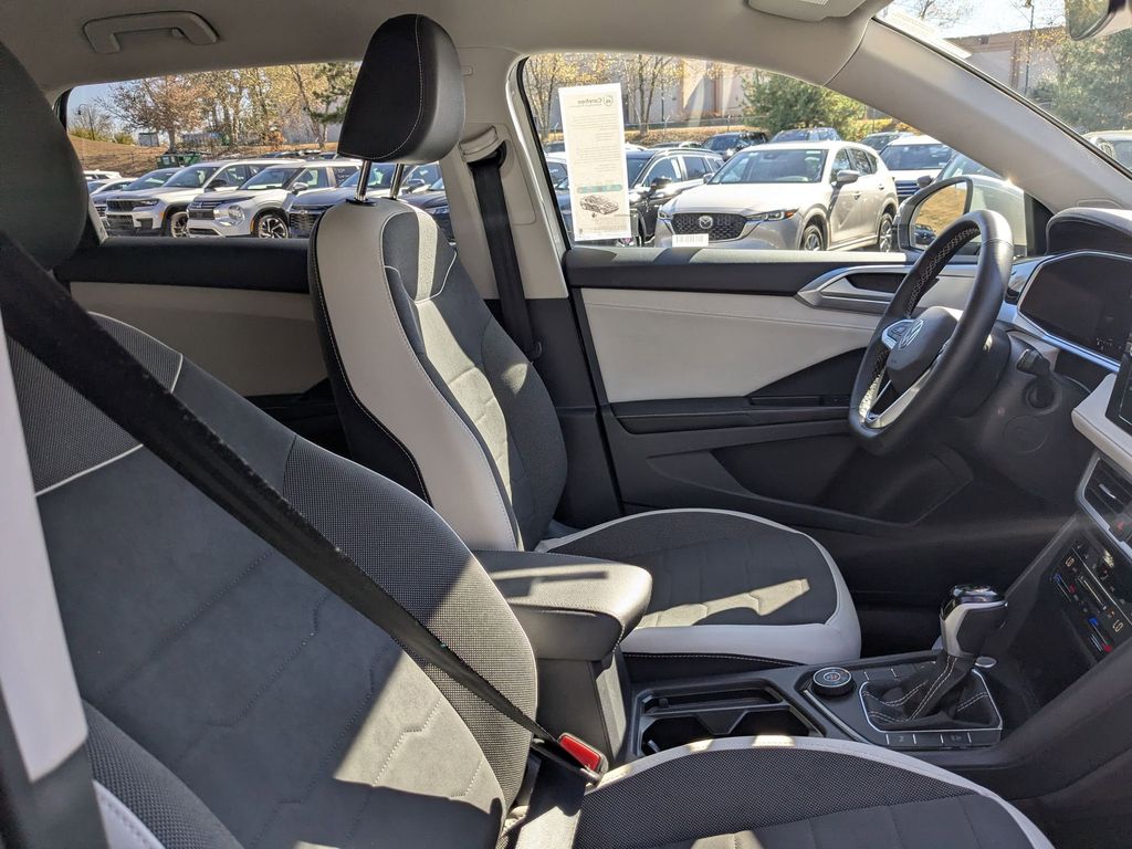 Thumbnail: 2025 Volkswagen Taos - 30