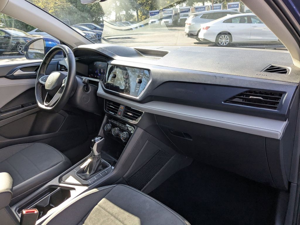 Thumbnail: 2024 Volkswagen Taos - 32