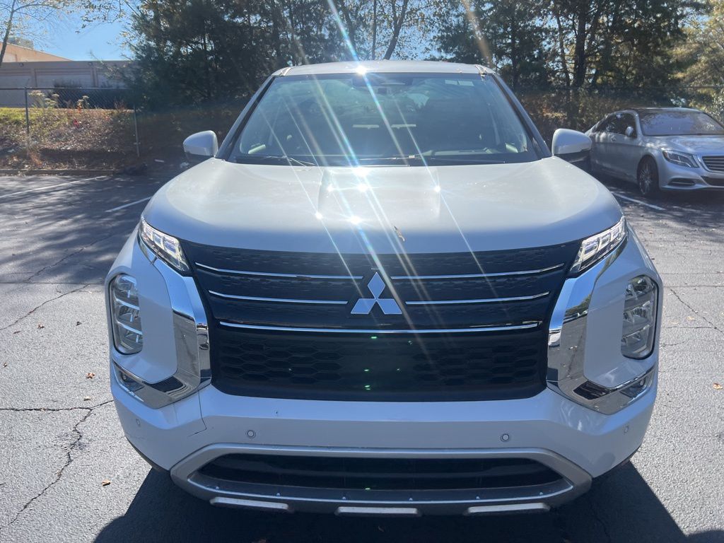 Thumbnail: 2024 Mitsubishi Outlander - 2