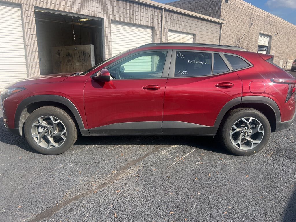 Thumbnail: 2025 Chevrolet Trax - 12