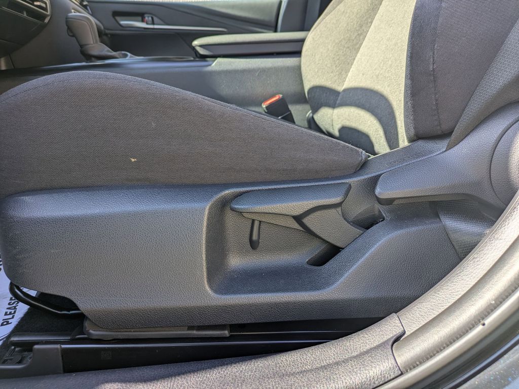 Thumbnail: 2025 Toyota Camry - 15