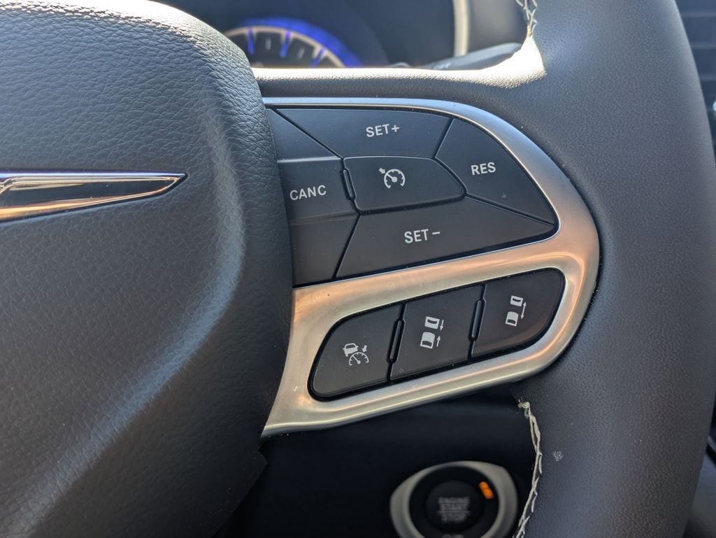 Thumbnail: 2025 Chrysler Pacifica - 23