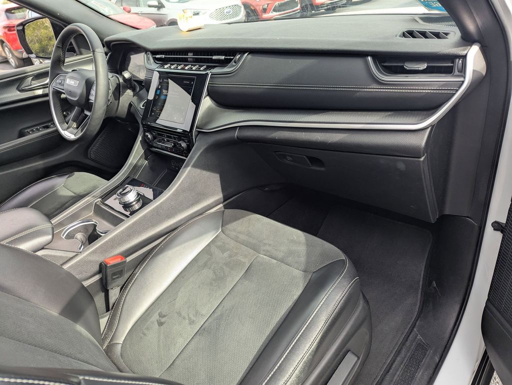 Thumbnail: 2024 Jeep Grand Cherokee L - 29