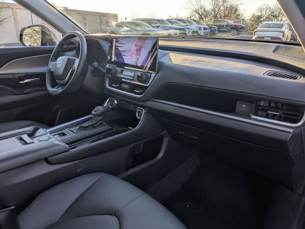 Thumbnail: 2025 Toyota Grand Highlander - 37