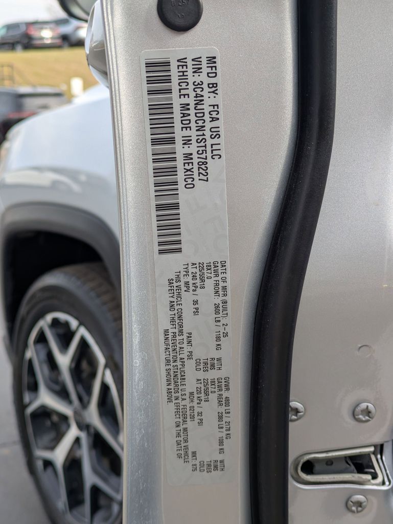 Thumbnail: 2025 Jeep Compass - 34