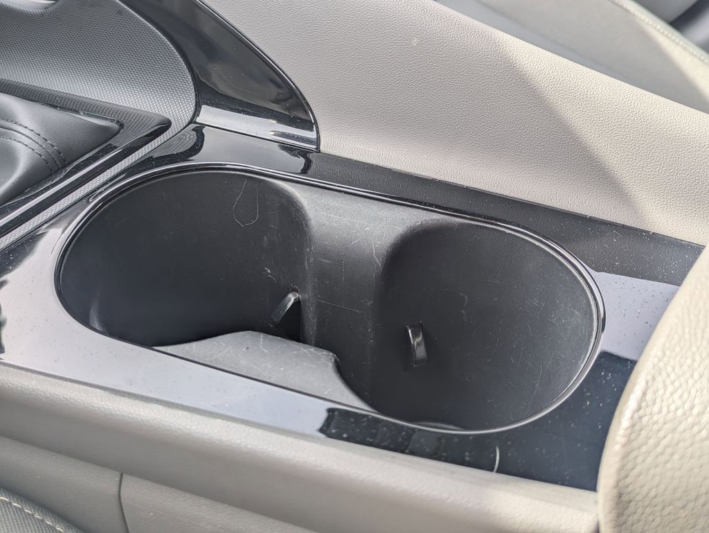 Thumbnail: 2025 Hyundai Elantra - 18