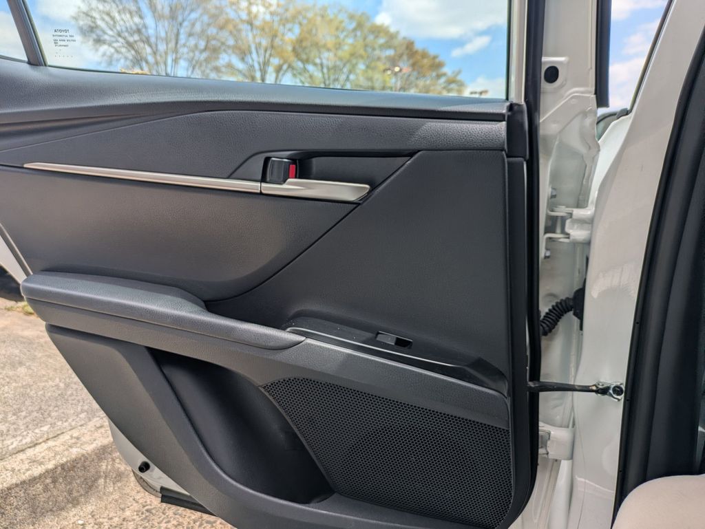 Thumbnail: 2025 Toyota Camry - 26