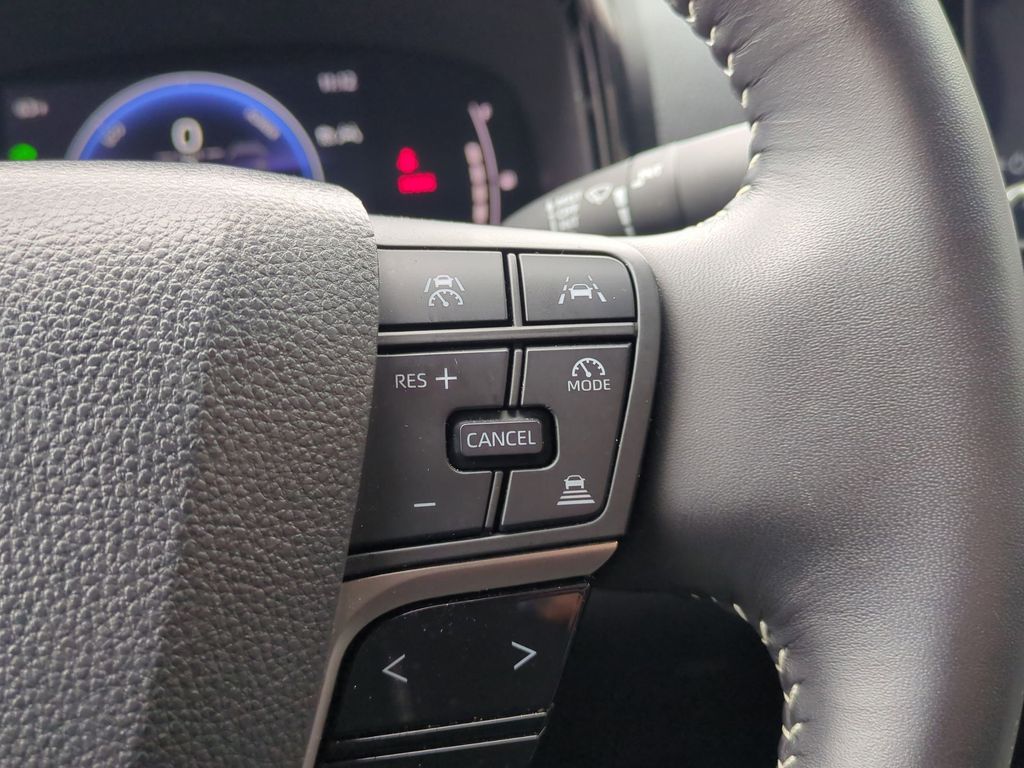 Thumbnail: 2025 Toyota Camry - 22