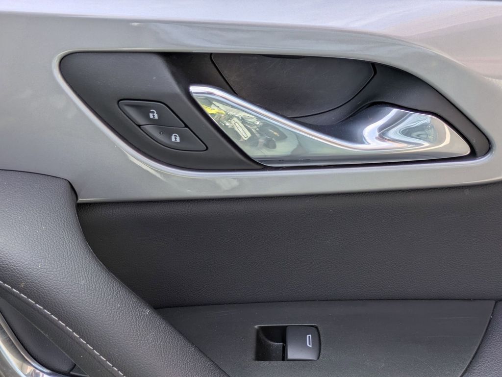 Thumbnail: 2025 Chevrolet Blazer - 32