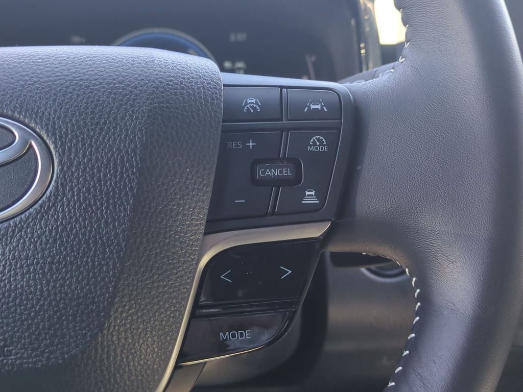 Thumbnail: 2025 Toyota Camry - 22