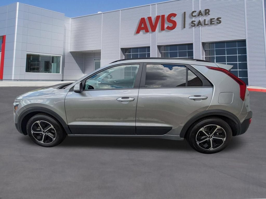 Thumbnail: 2025 Kia Niro - 10
