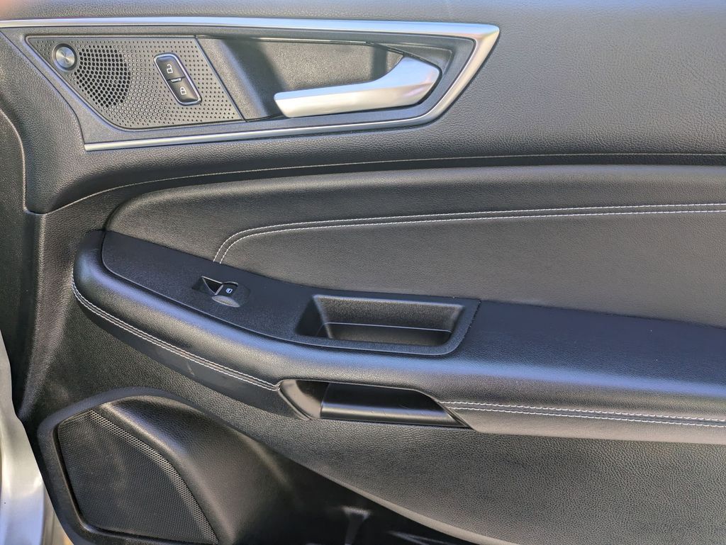 2024 Ford Edge Titanium 31