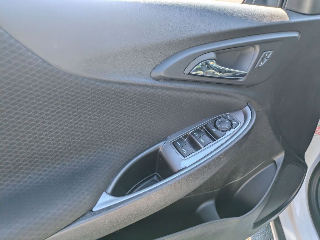 Thumbnail: 2024 Chevrolet Malibu - 11