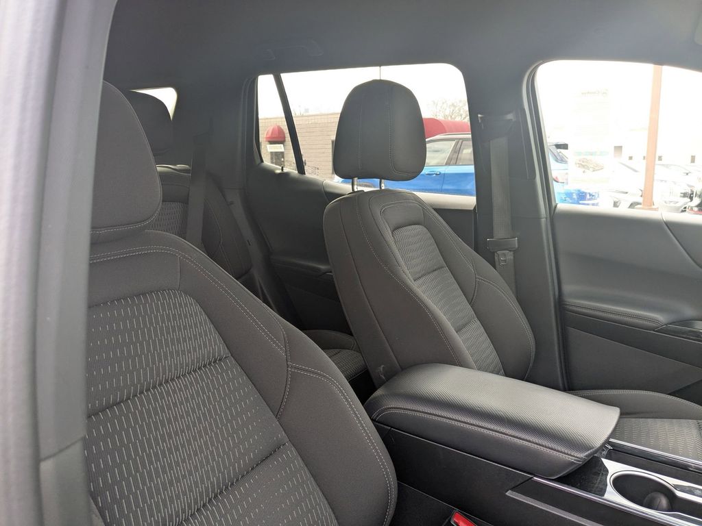 Thumbnail: 2025 Chevrolet Equinox - 31