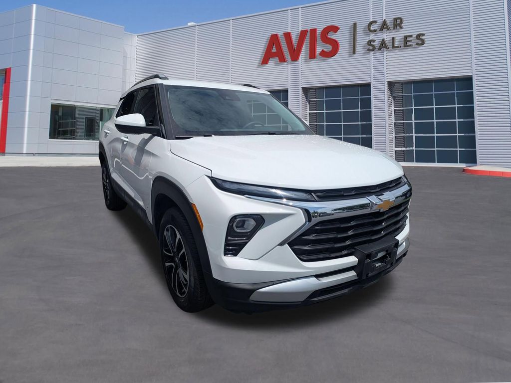 Thumbnail: 2025 Chevrolet TrailBlazer - 3