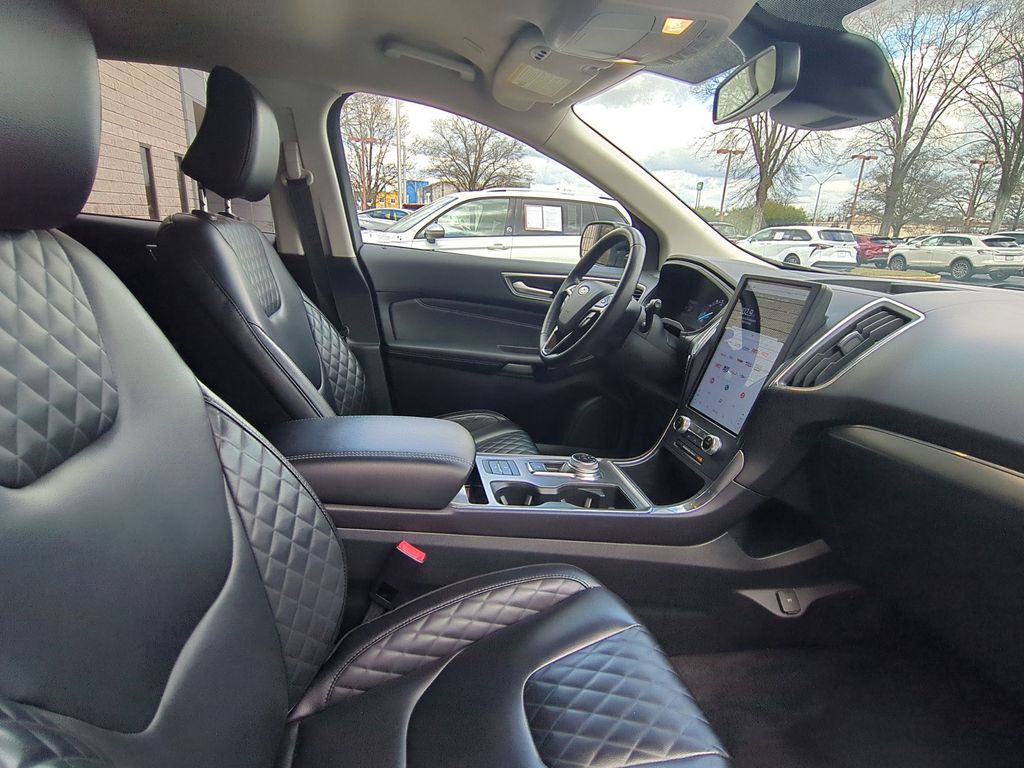 Thumbnail: 2024 Ford Edge - 30