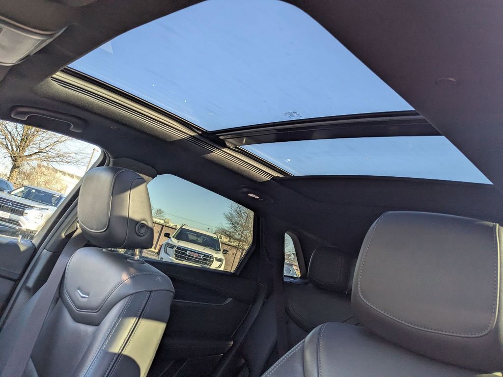 Thumbnail: 2024 Cadillac XT5 - 22