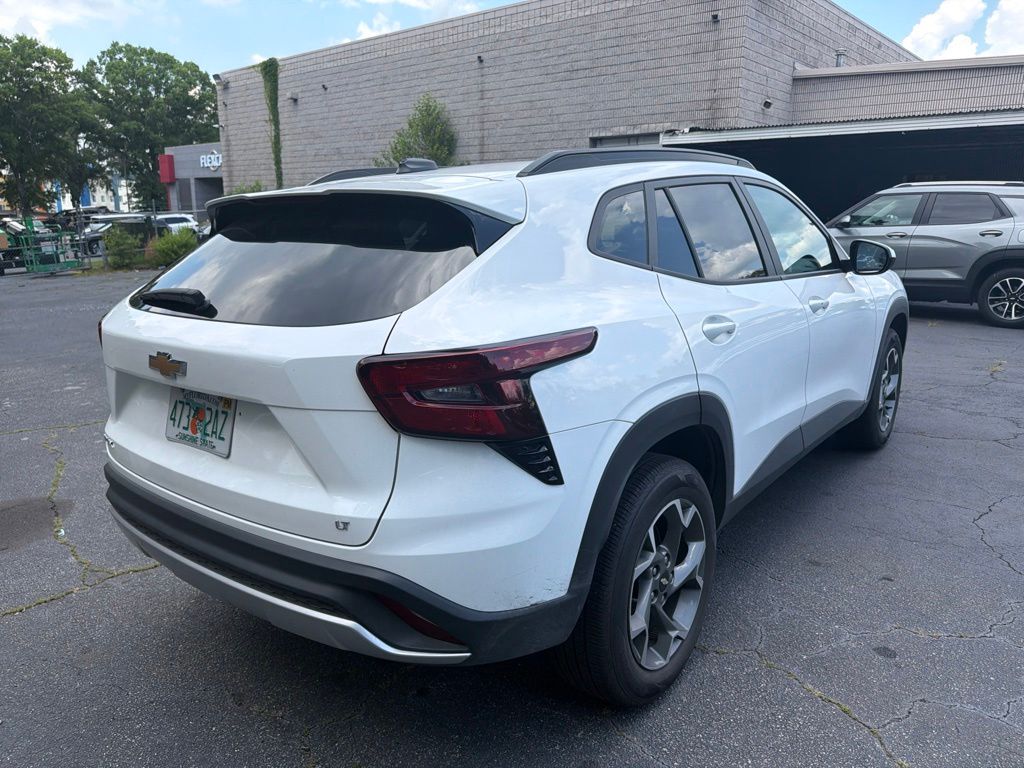 Thumbnail: 2025 Chevrolet Trax - 7