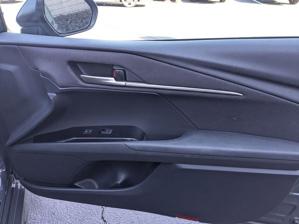 Thumbnail: 2025 Toyota Camry - 32