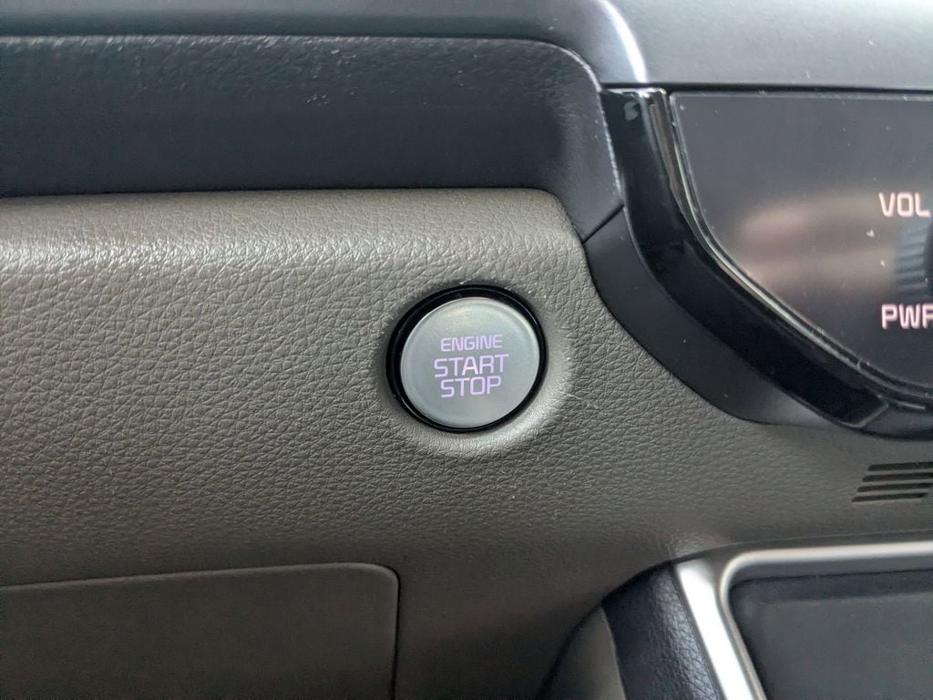 Thumbnail: 2025 Kia Carnival - 21