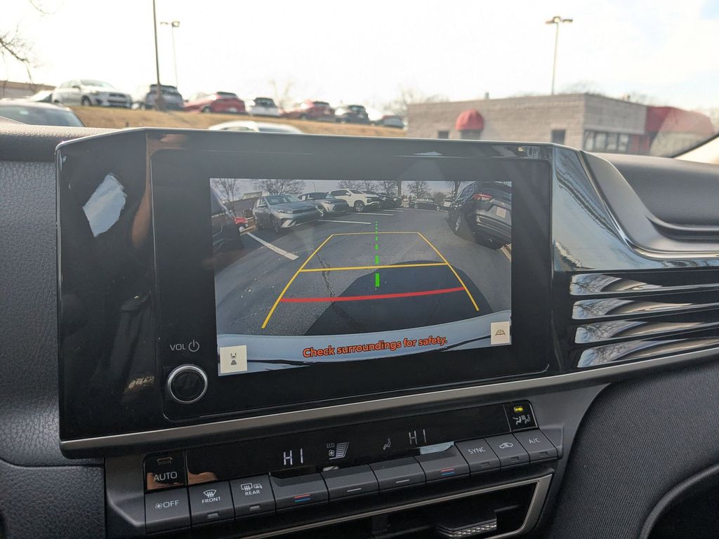 Thumbnail: 2025 Toyota Camry - 18