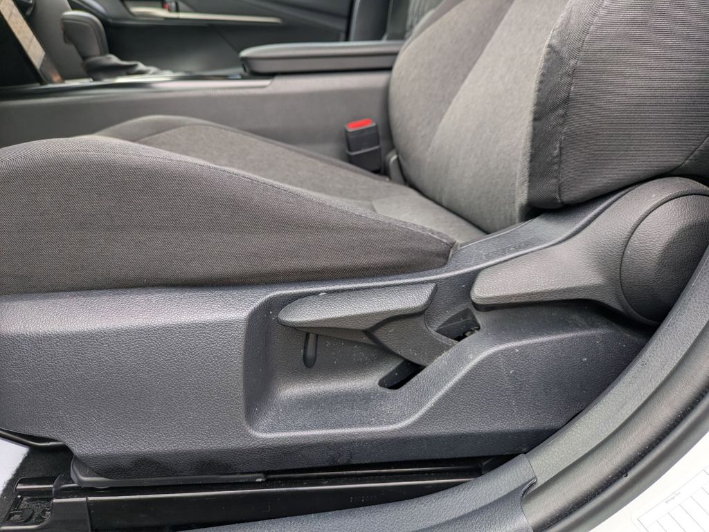 Thumbnail: 2025 Toyota Camry - 14